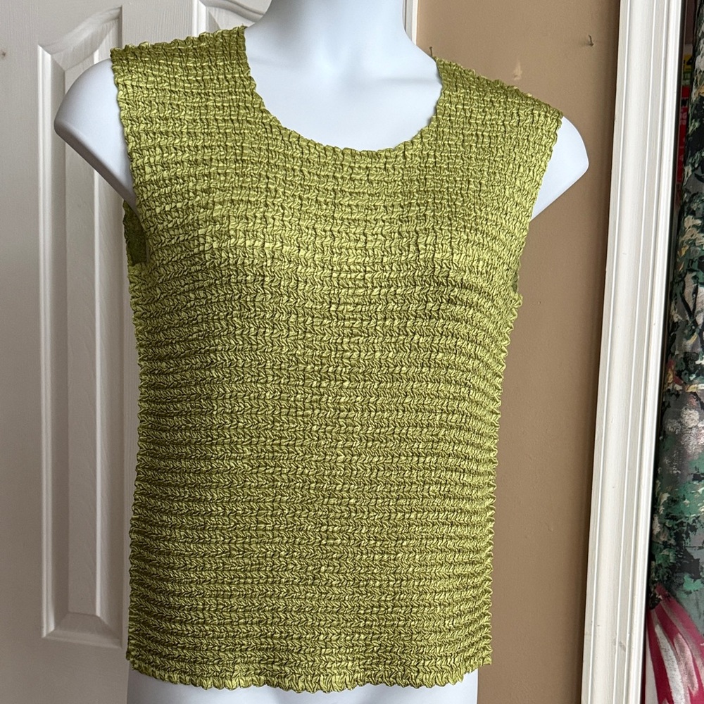 Sleeveless Textured Knit Tank Top - Olive Green